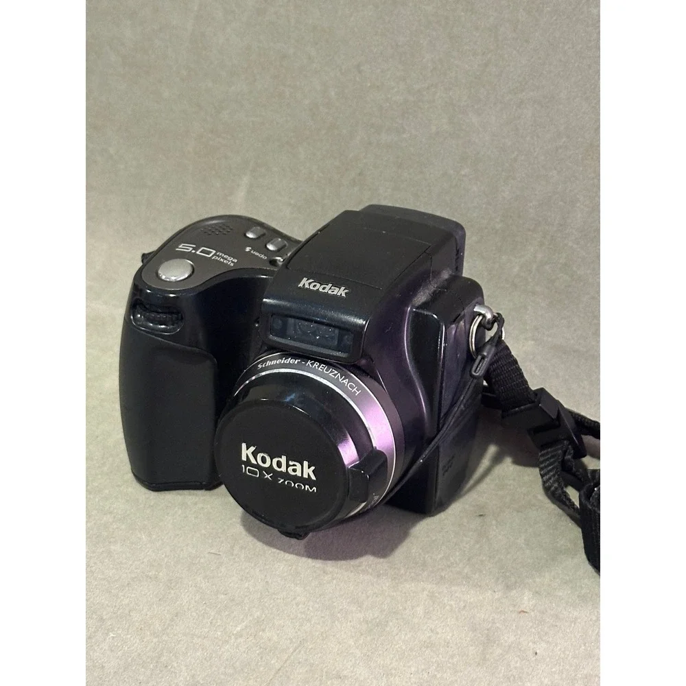 Kodak EasyShare Z7590 Digital Camera 5.0MP 10x Zoom Schneider-Kreuznach Black
